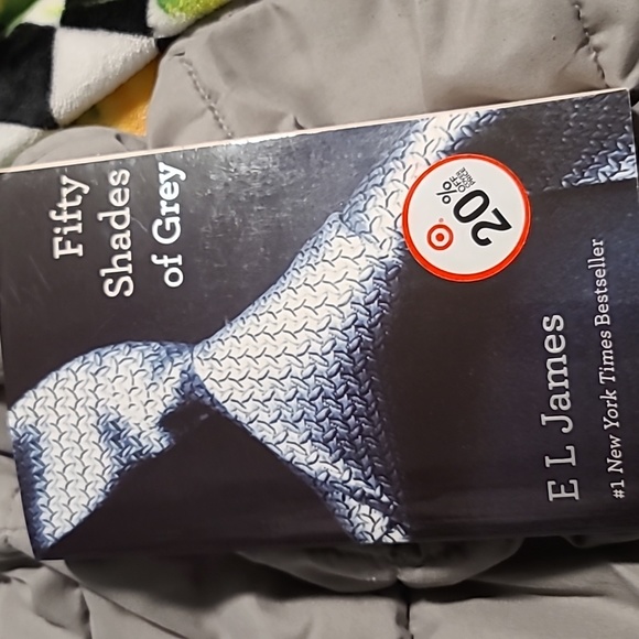 Books - Picture 3 of 3